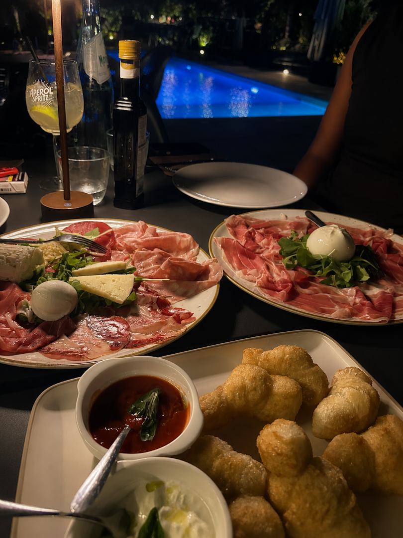 Gioja's - Pizzeria Napoletana Contemporanea - Lounge Bar