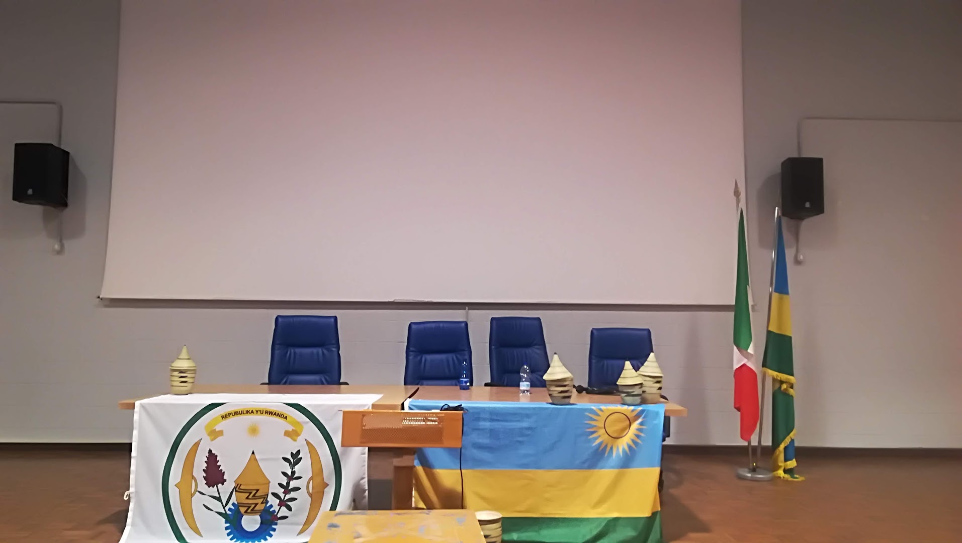 Via Carlo Valvassori Peroni, 56