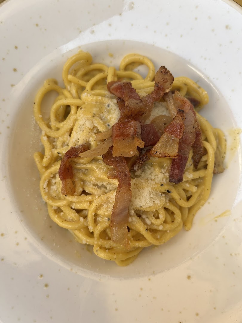 Giulio, Passami l'Olio - Osteria Storica a Roma