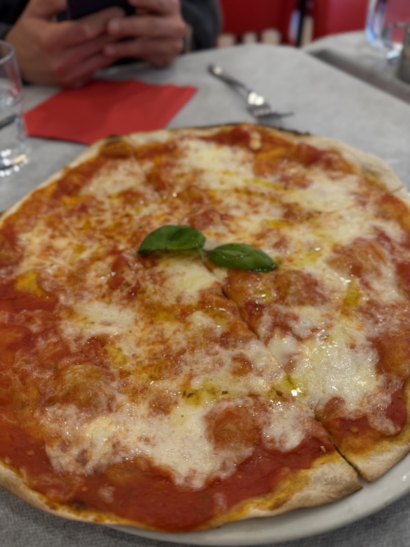 Giuly's Café
