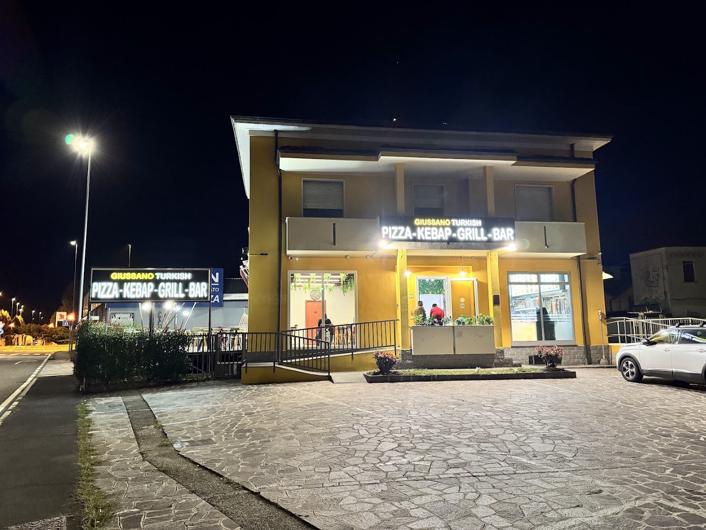 GIUSSANO TURKISH PIZZERIA KEBAP GRILL BAR