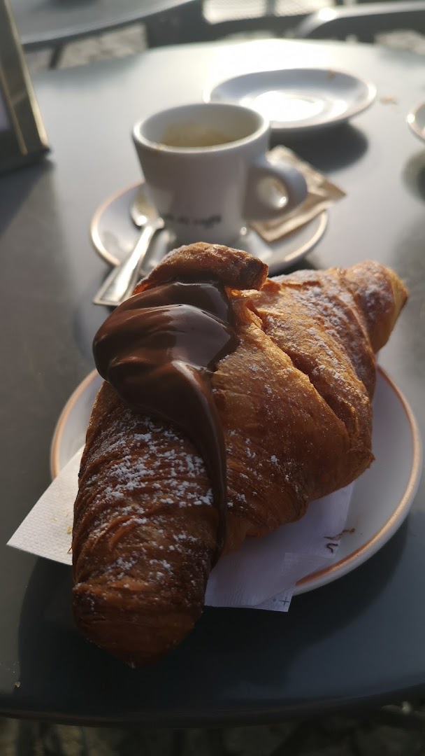 Glamour Cafe'