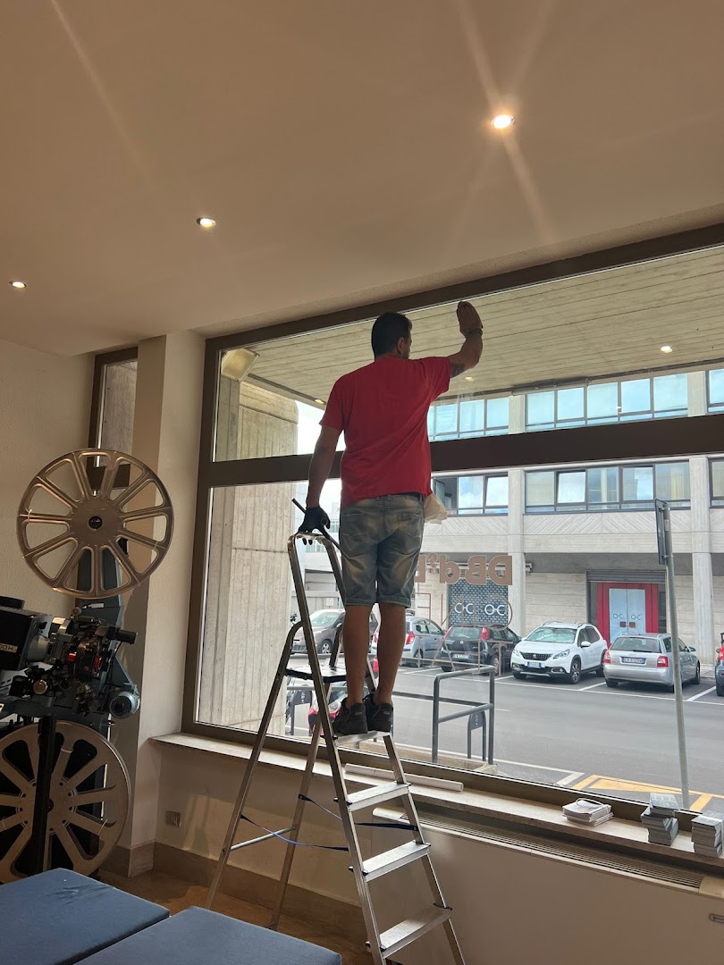 Gli eroi del pulito | Impresa di Pulizie a Lecce