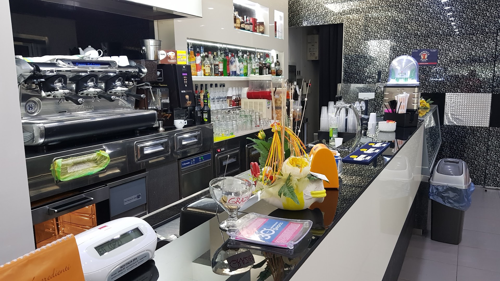 GLITTER CAFE' Lounge Bar