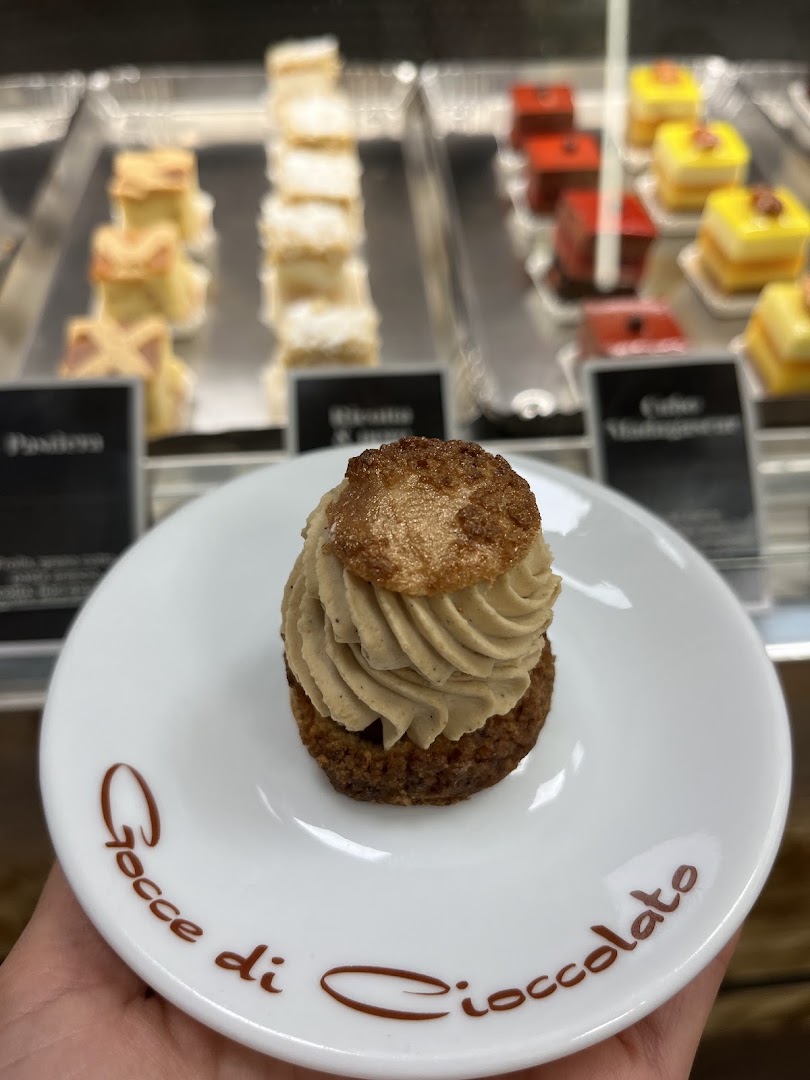 Gocce di cioccolato, Novoli