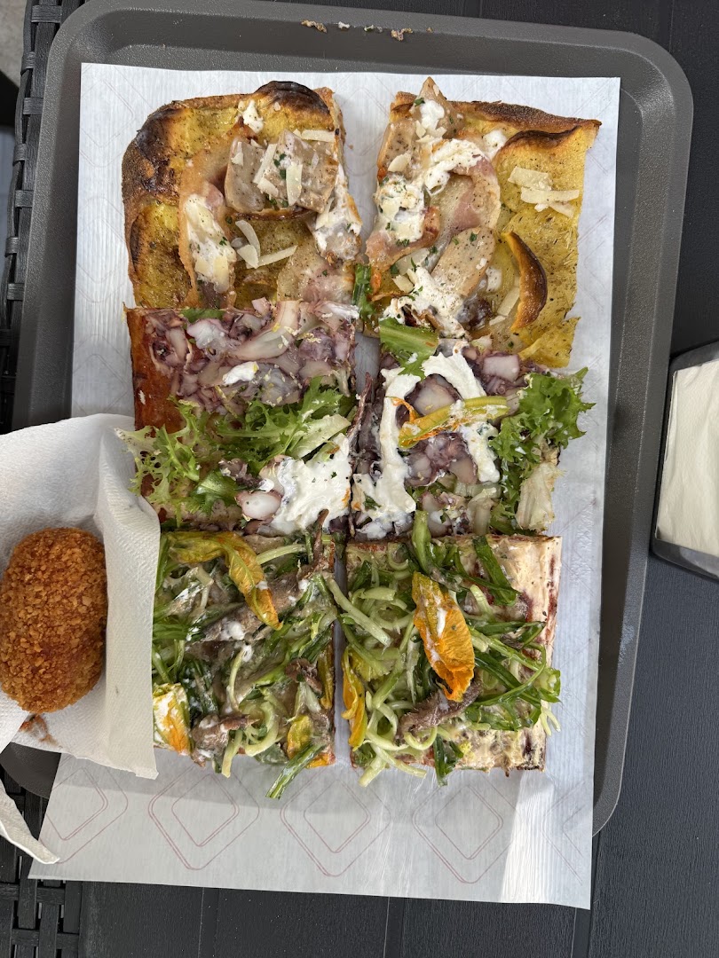 Godo Pizza & Bakery