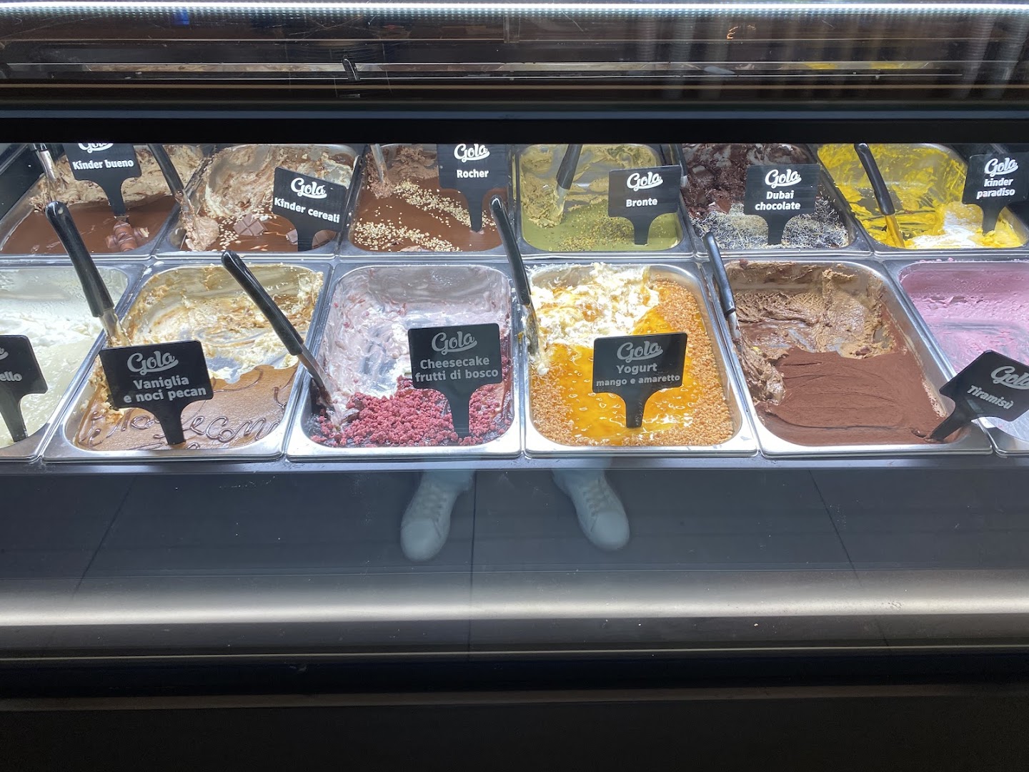 Gola yogurt gelato dessert poke