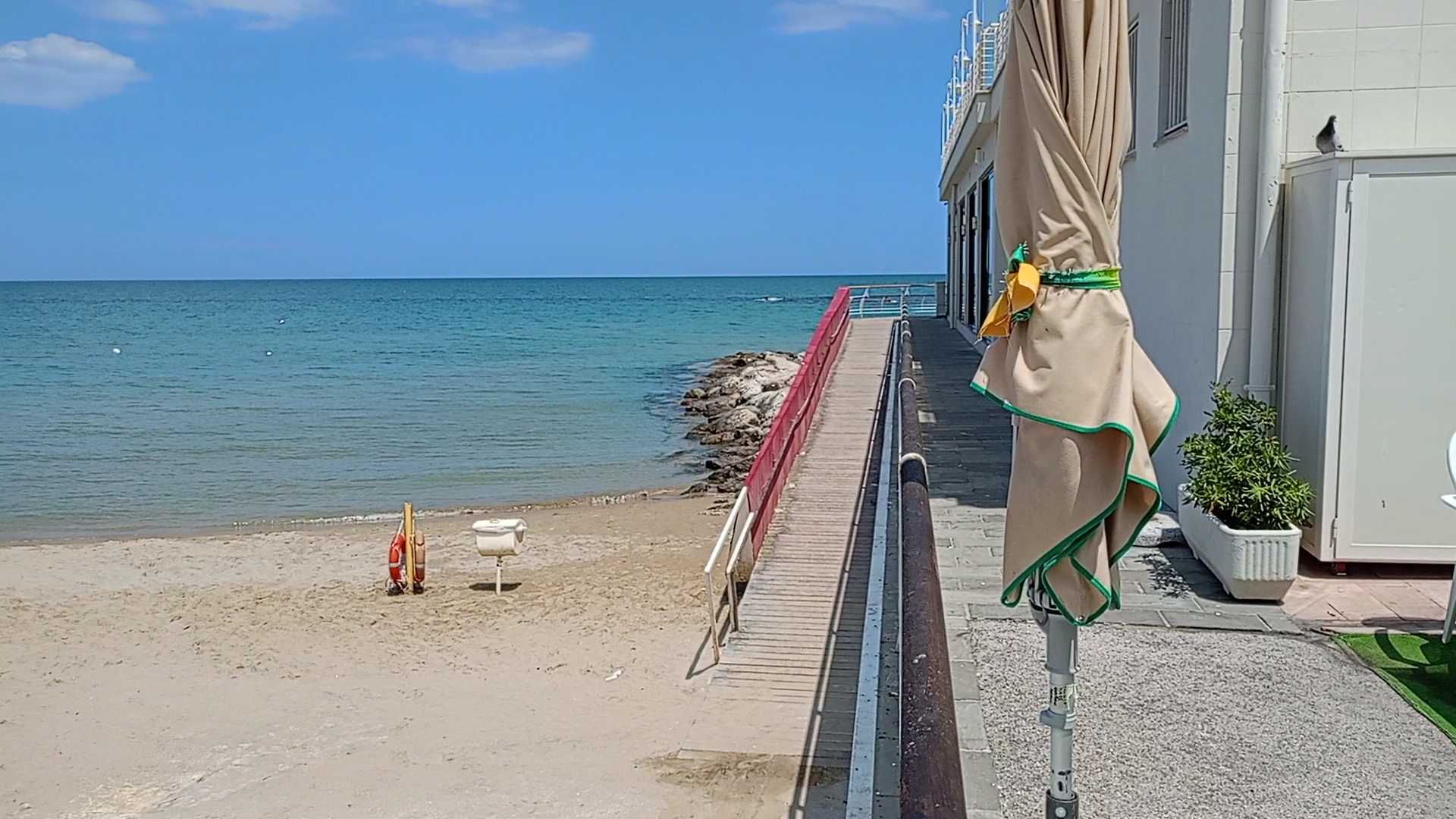 Golden Beach Bar