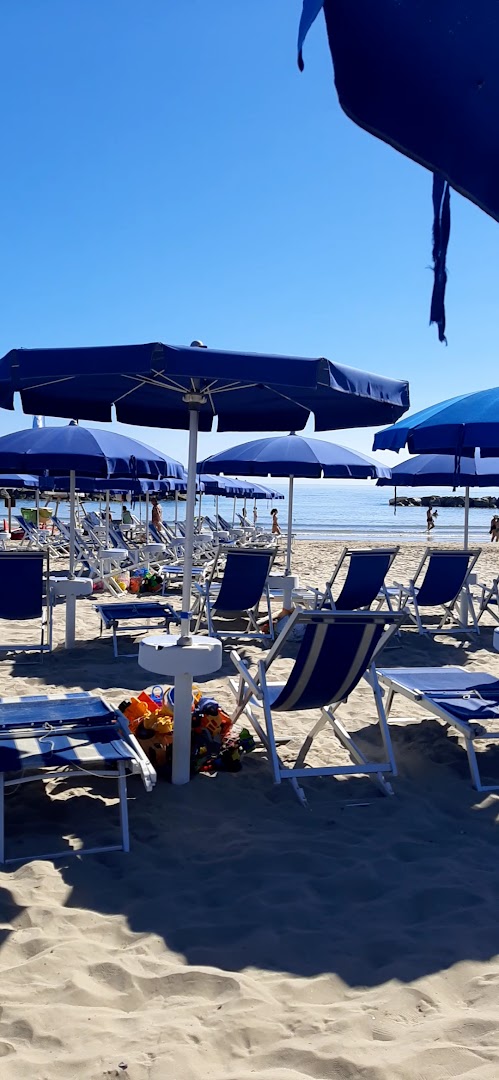 Golden Beach Di Vittori E. Dionisi S. S.A.S.