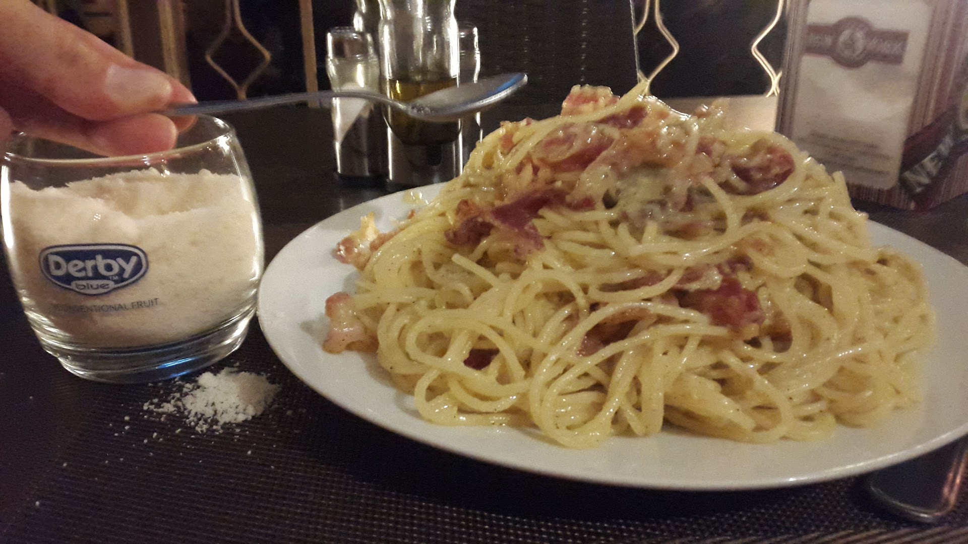 Golden Café, Bar Ristorante