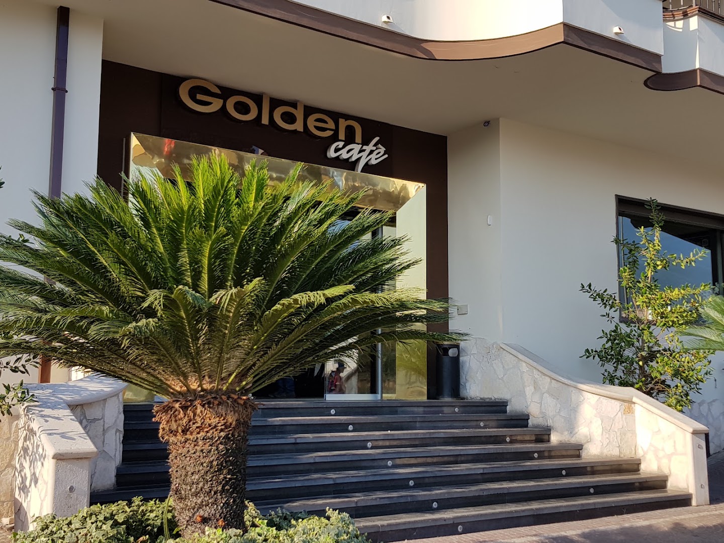 Golden Cafè