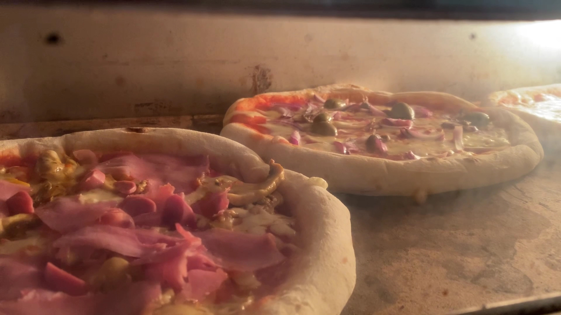Golden food & bar - pizzeria , paninoteca , bistro’