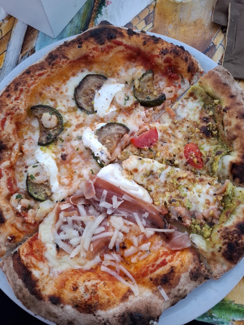 Golden Hour Ristorante & Pizzeria