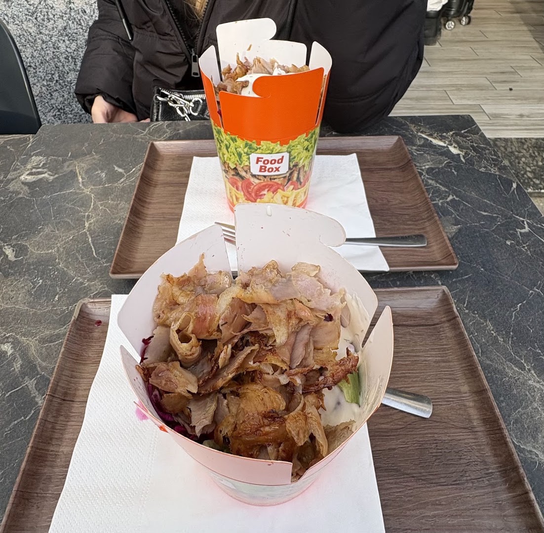Golden Moustache baffo d’oro kebap &pizza