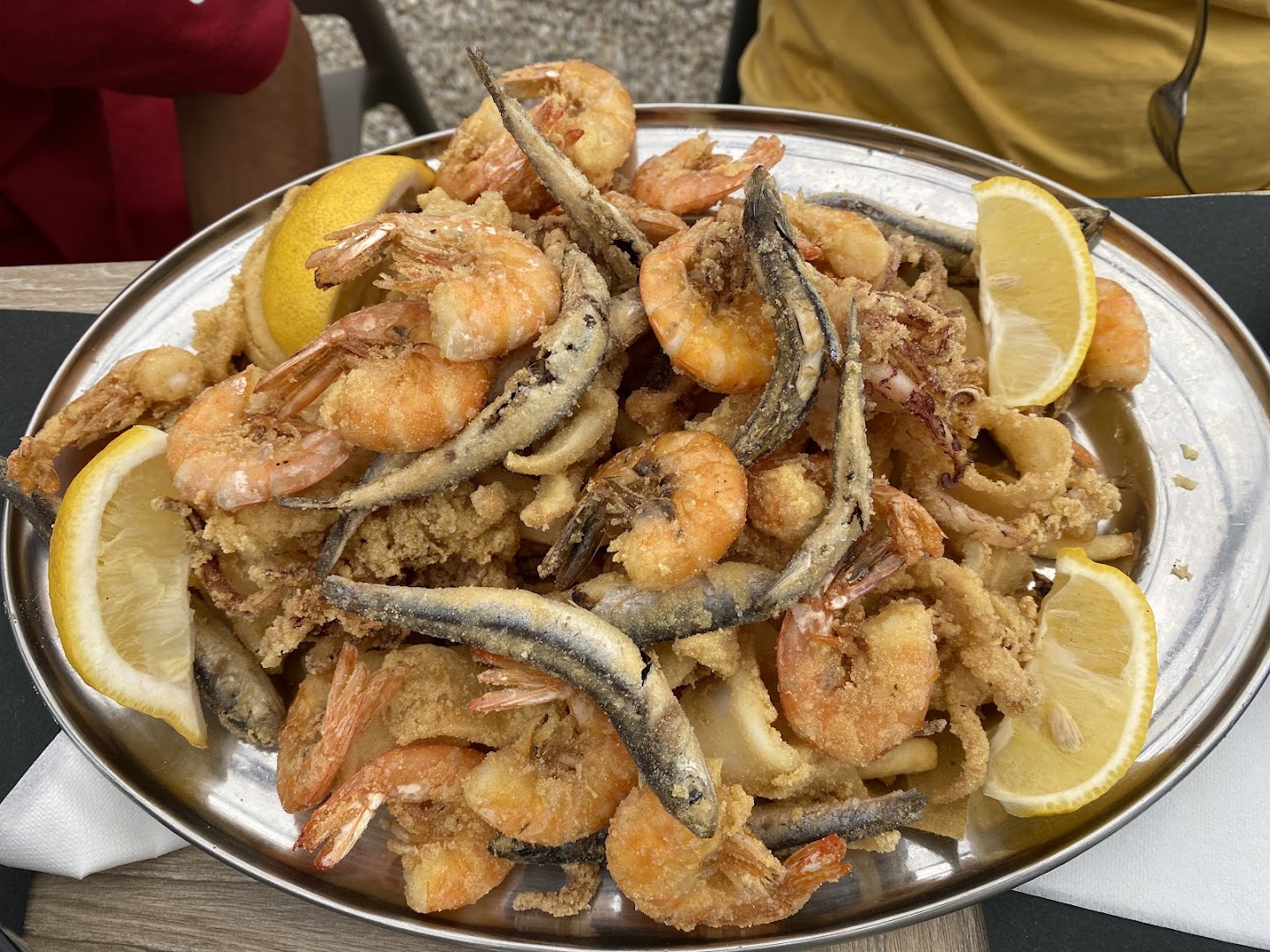 Golden Pizza - Food & Beer