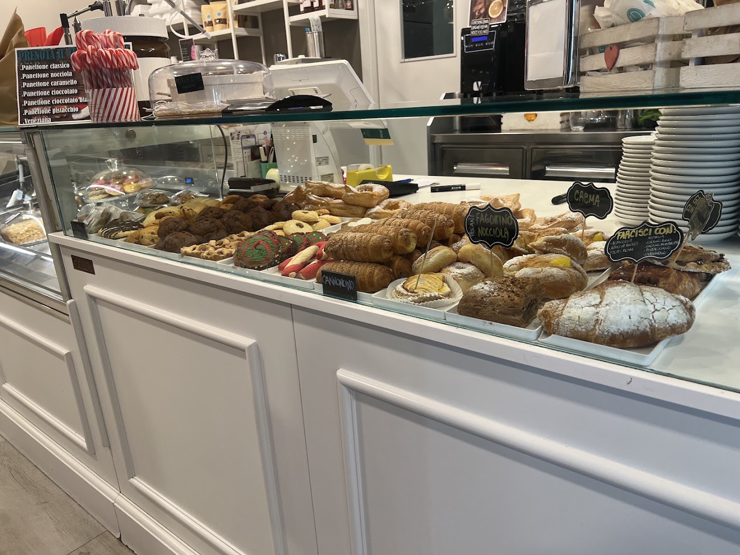 Goldy - sweets•icecream•coffee, Cassano Magnago