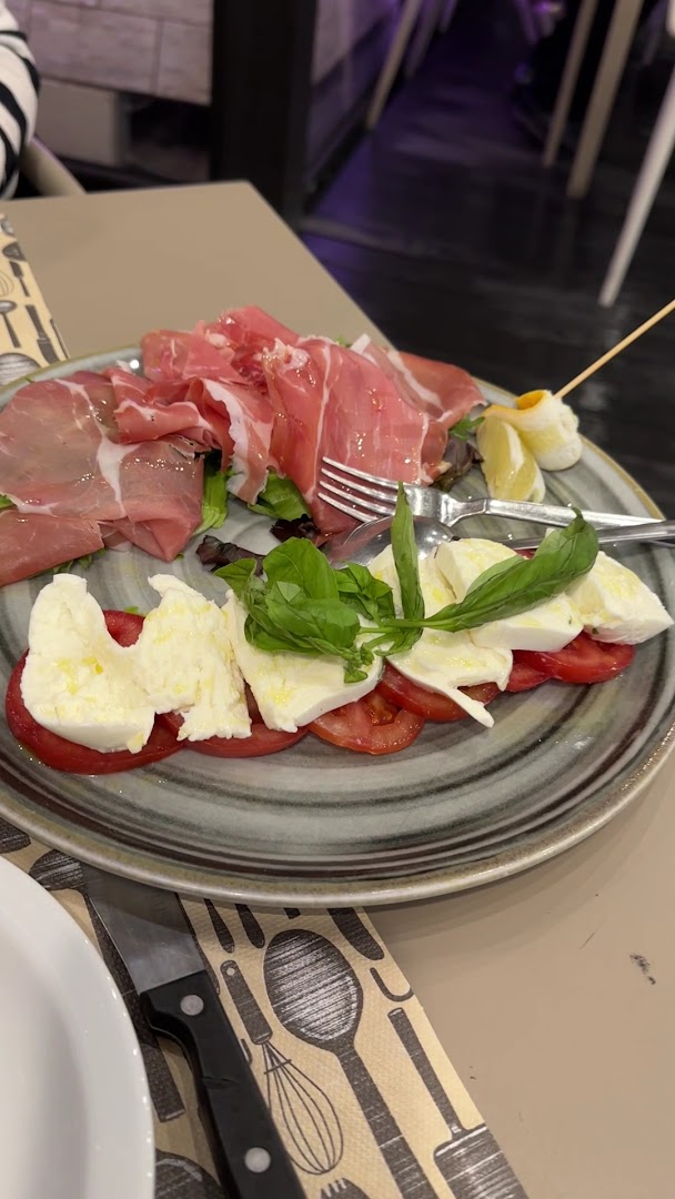 Good Food Drink | Ristorante Panineria Drinkeria Aperto fino a tarda Notte