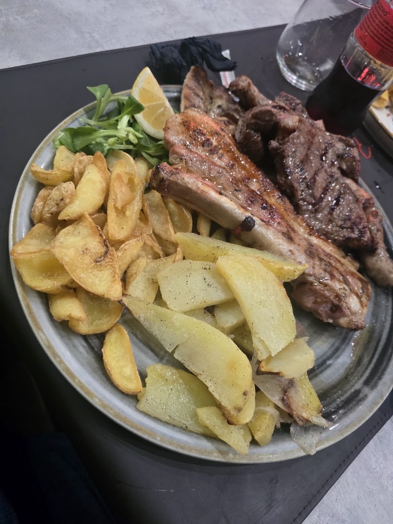 Good Food Drink | Ristorante Panineria Drinkeria Aperto fino a tarda Notte