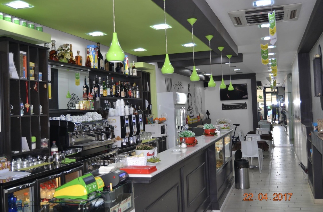 Gorgon's Café, Brindisi