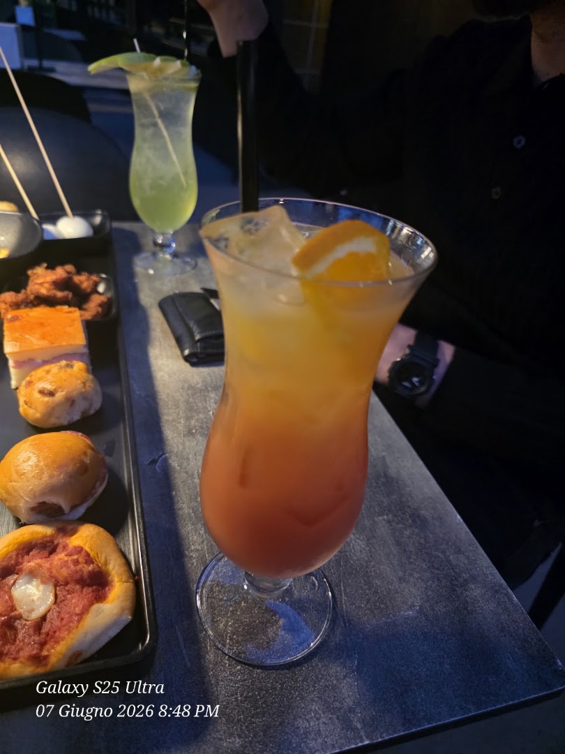 Gourmet Food Lounge
