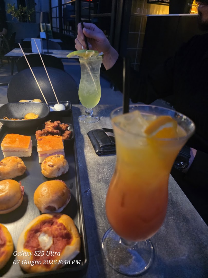 Gourmet Food Lounge
