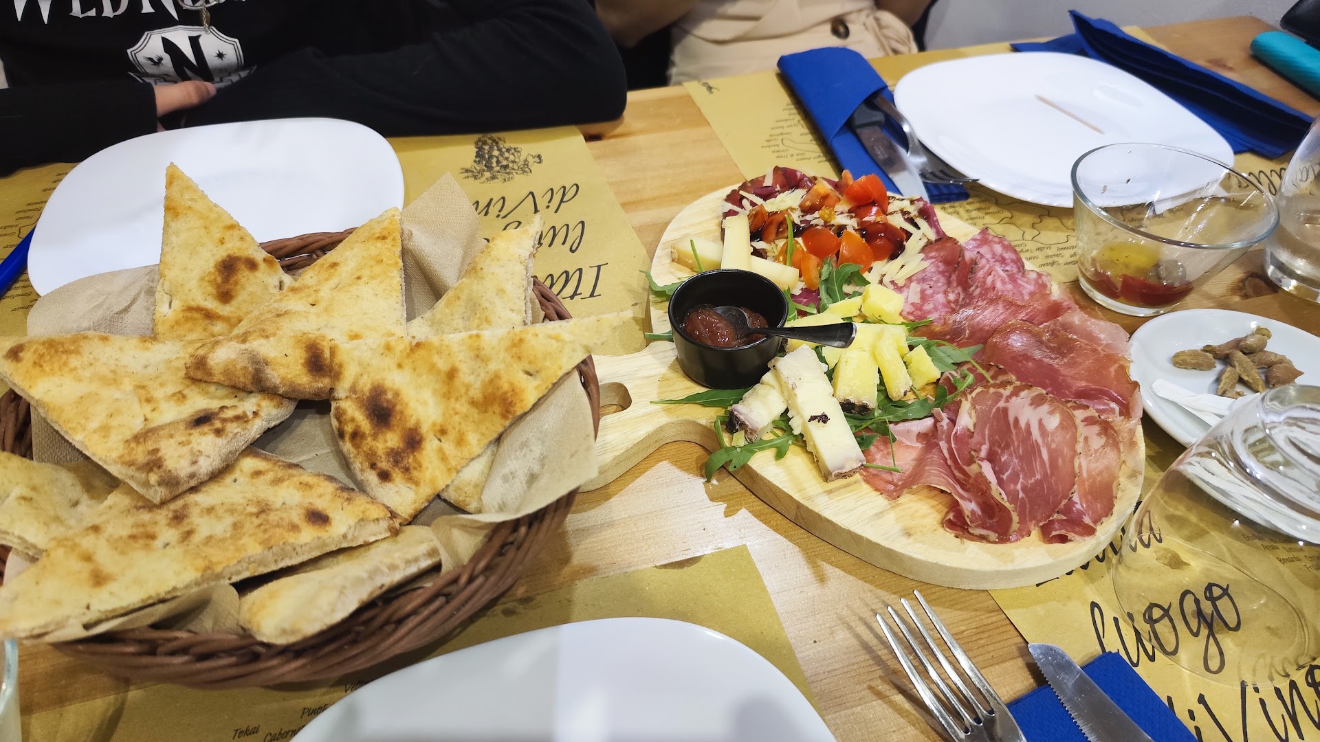 Grano&Uva | Enoristopizzanorcineria, Brindisi