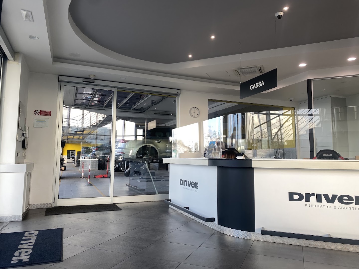 GRASSINI PNEUMATICI SRL - DRIVER CENTER PIRELLI, Ponsacco