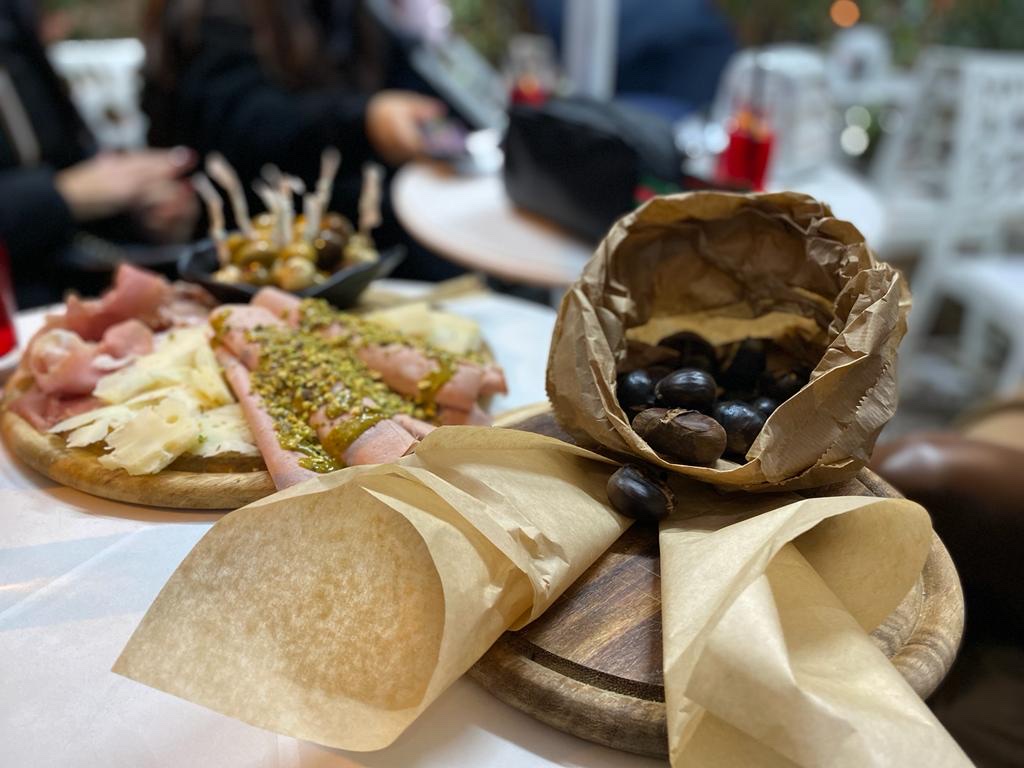 Great Streetfood take away, Portici