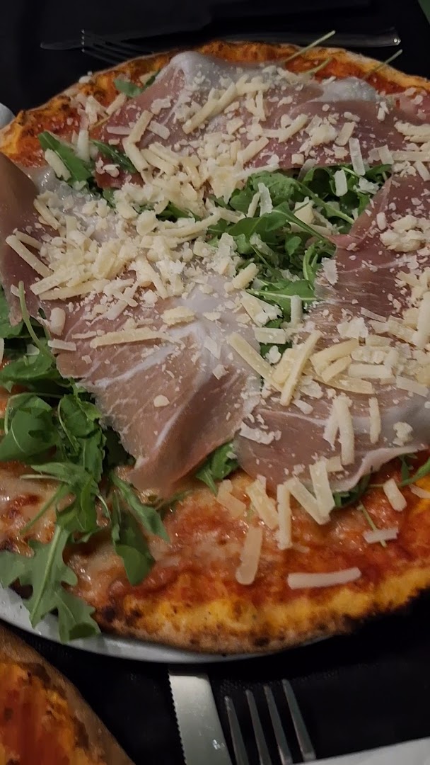 Green House Pizza & Cucina