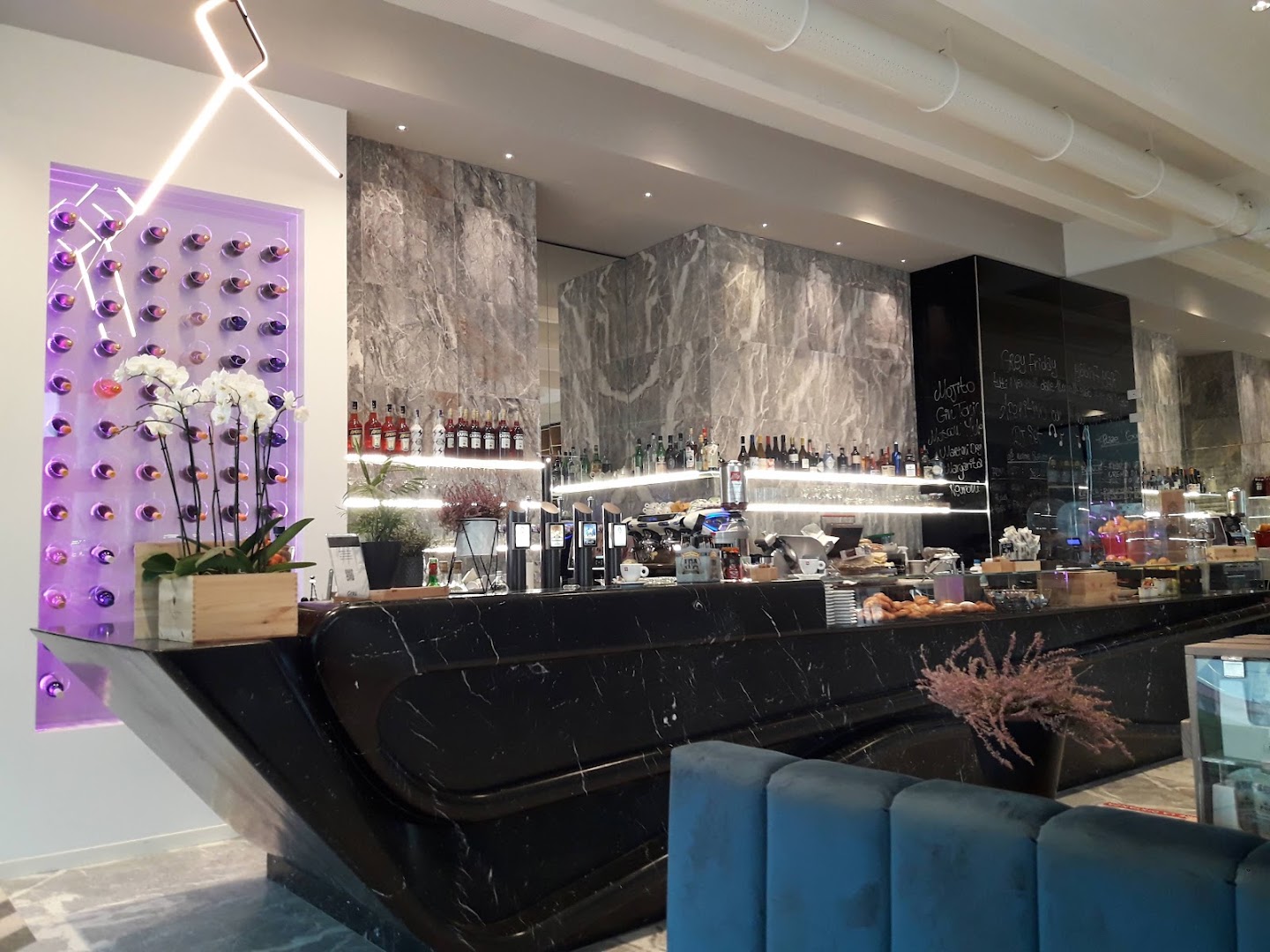 Grey Wine & Grill Restaurant