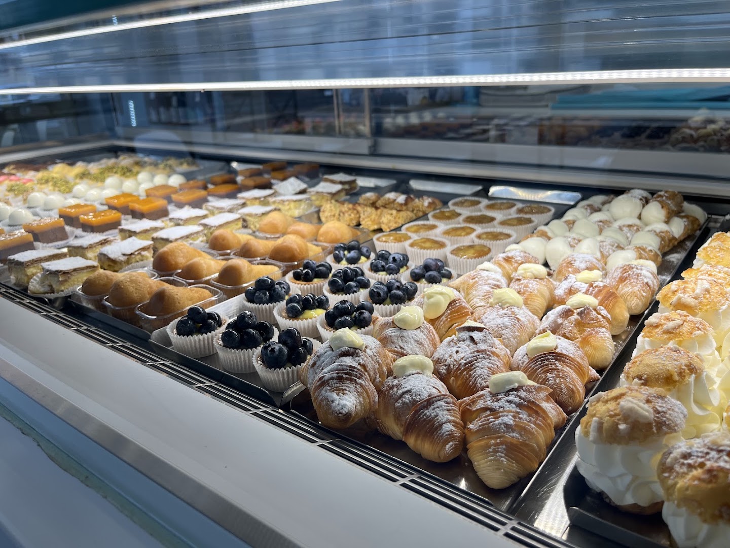 Grossi de La Tavolozza dei dolci - Pasticceria Collegno, Torte moderne, Biscotteria, Caffetteria