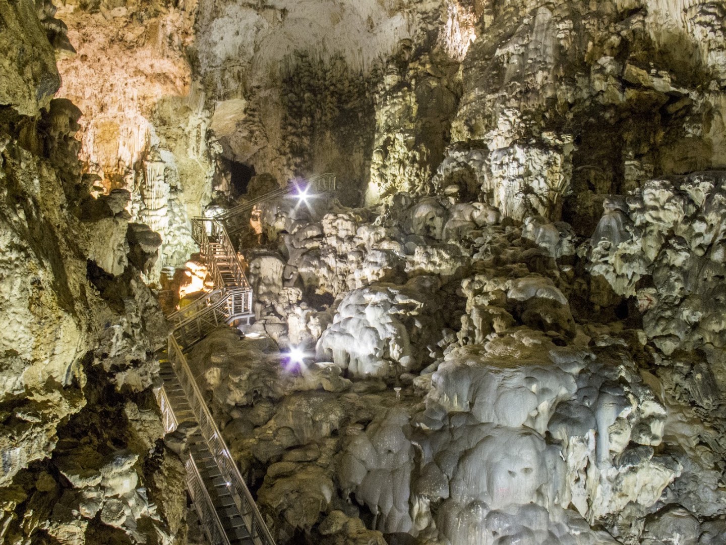 Grotta di Monte Cucco, Sigillo