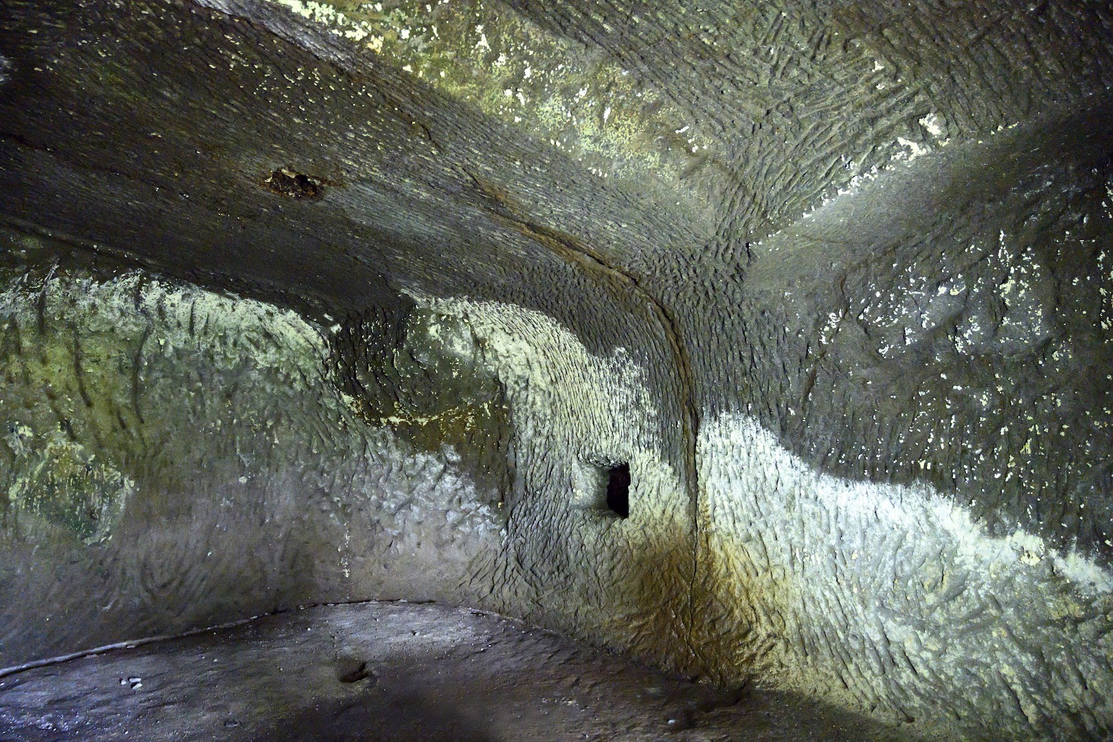 Grotte dei Quadratini e dei Finestroni, Vallerano