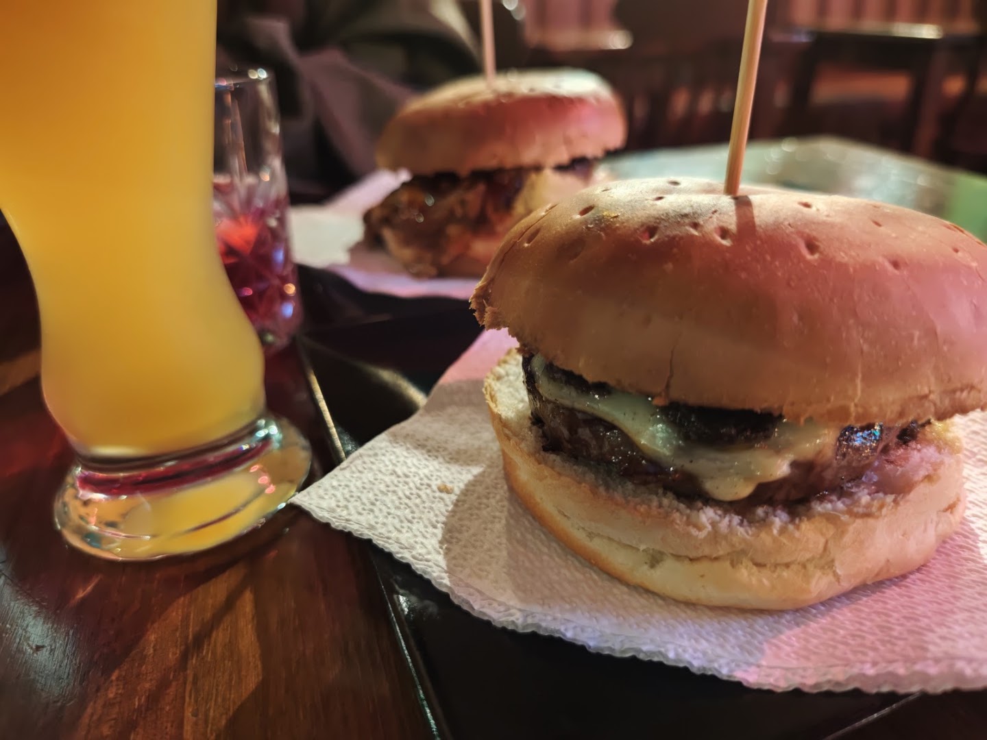 Gubeer Pub