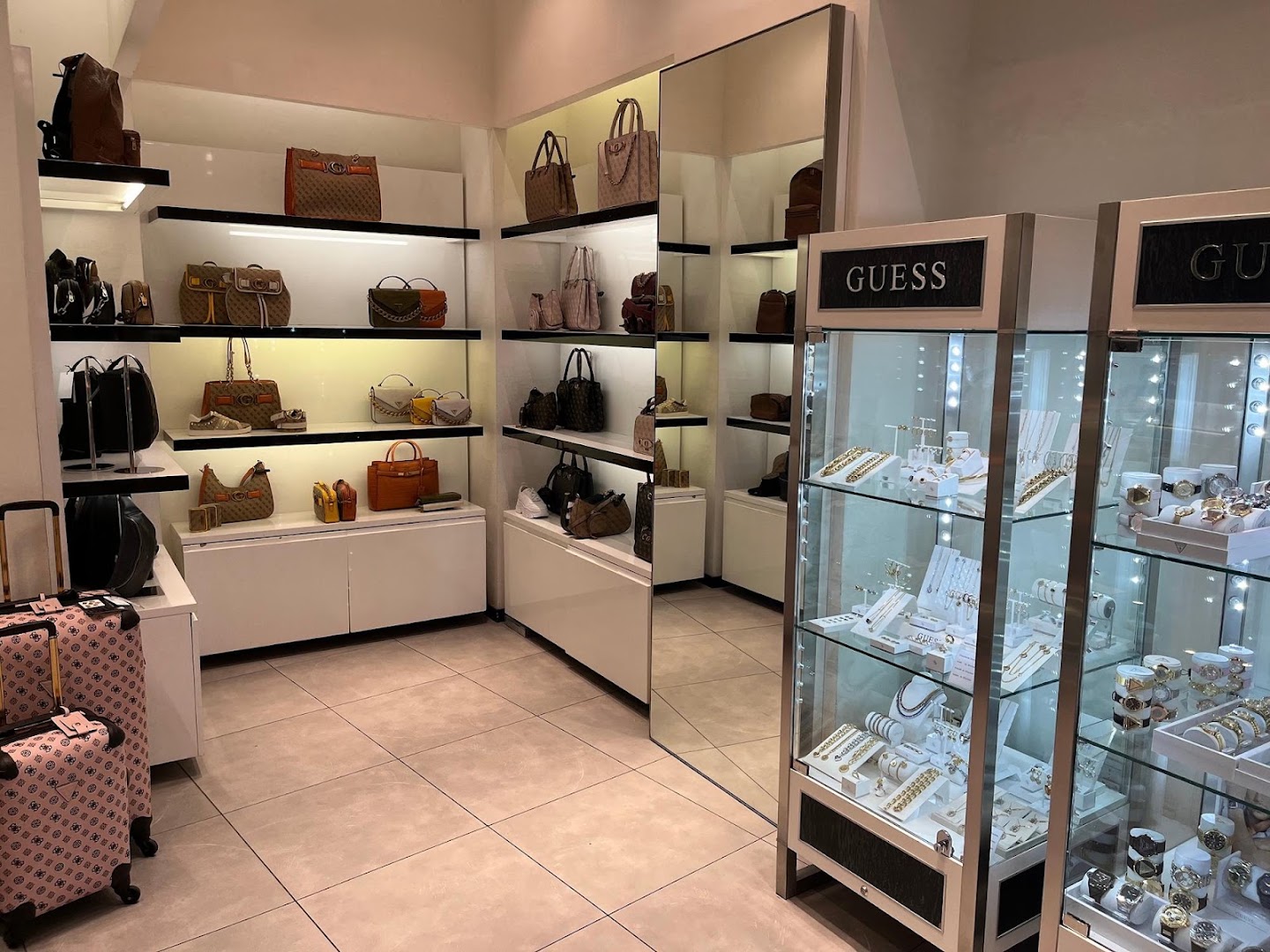 GUESS ACCESSORIES