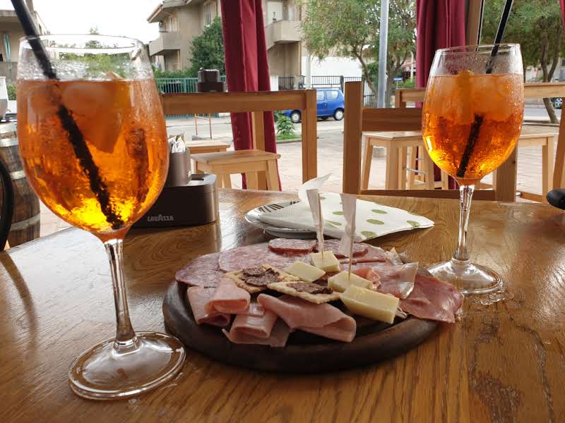 Guess Drink Caffetteria e Wine Bar