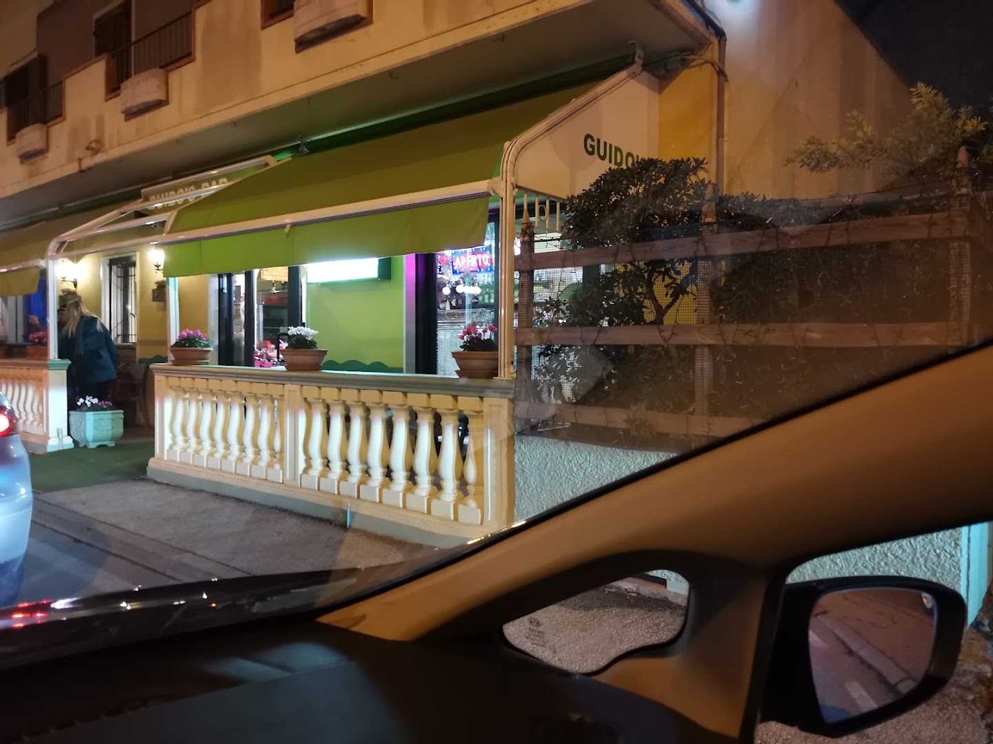 Guido's Bar
