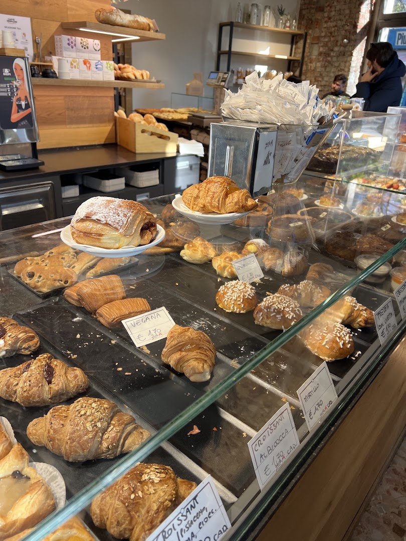 GustaMi Bakery (Piola)