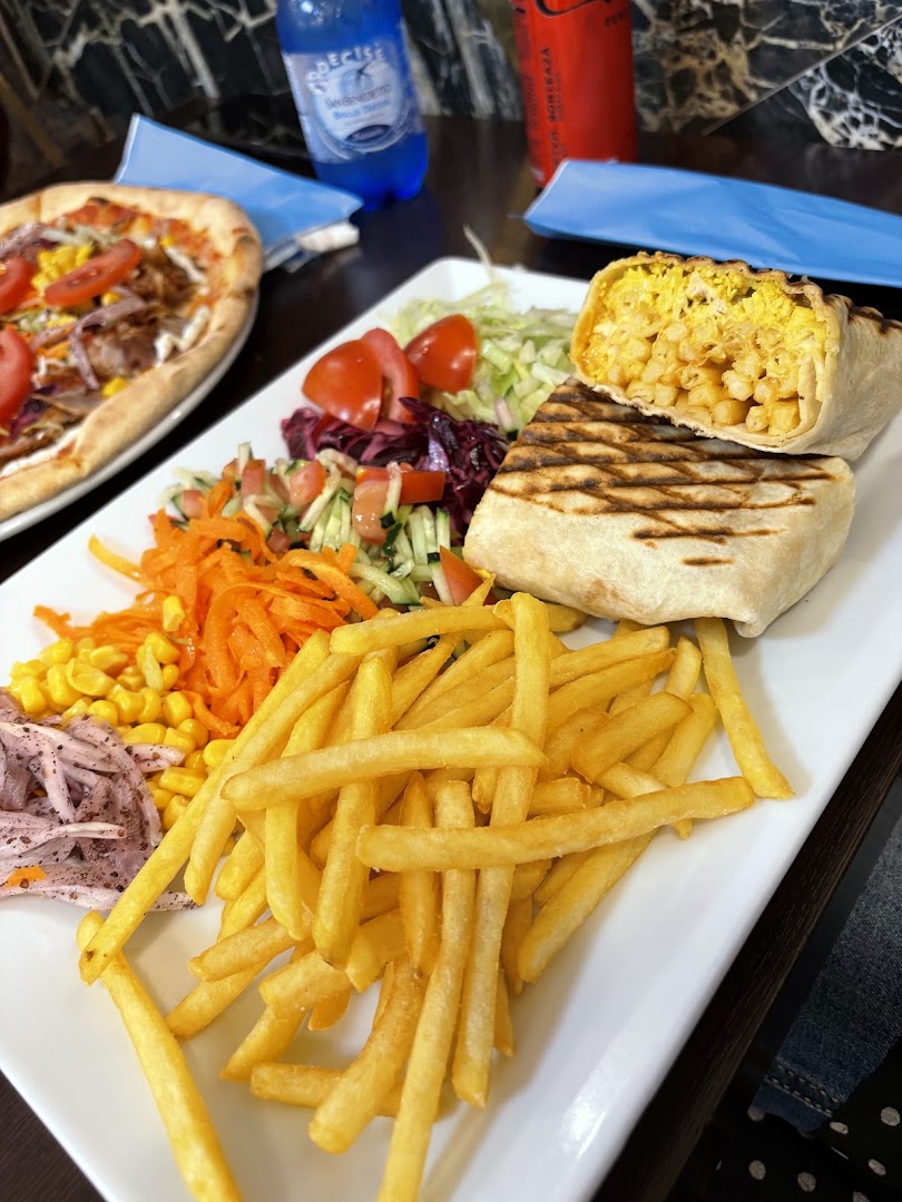 GUSTO KURDO ❤️☀️💚DA ISMAEL PIZZA-KEBAB-GRILL E TACOS, Brescia