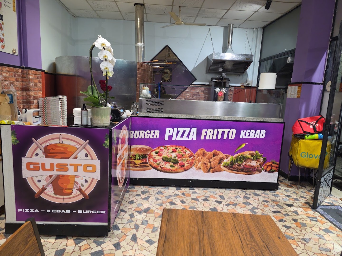 Gusto Pizza Kebab