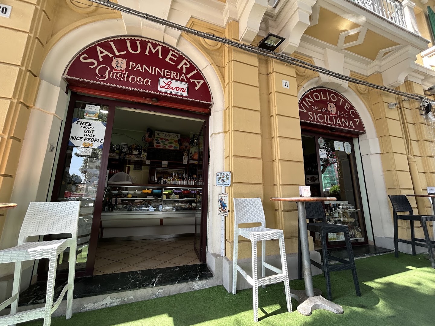Gustosa Messina piazza Duomo