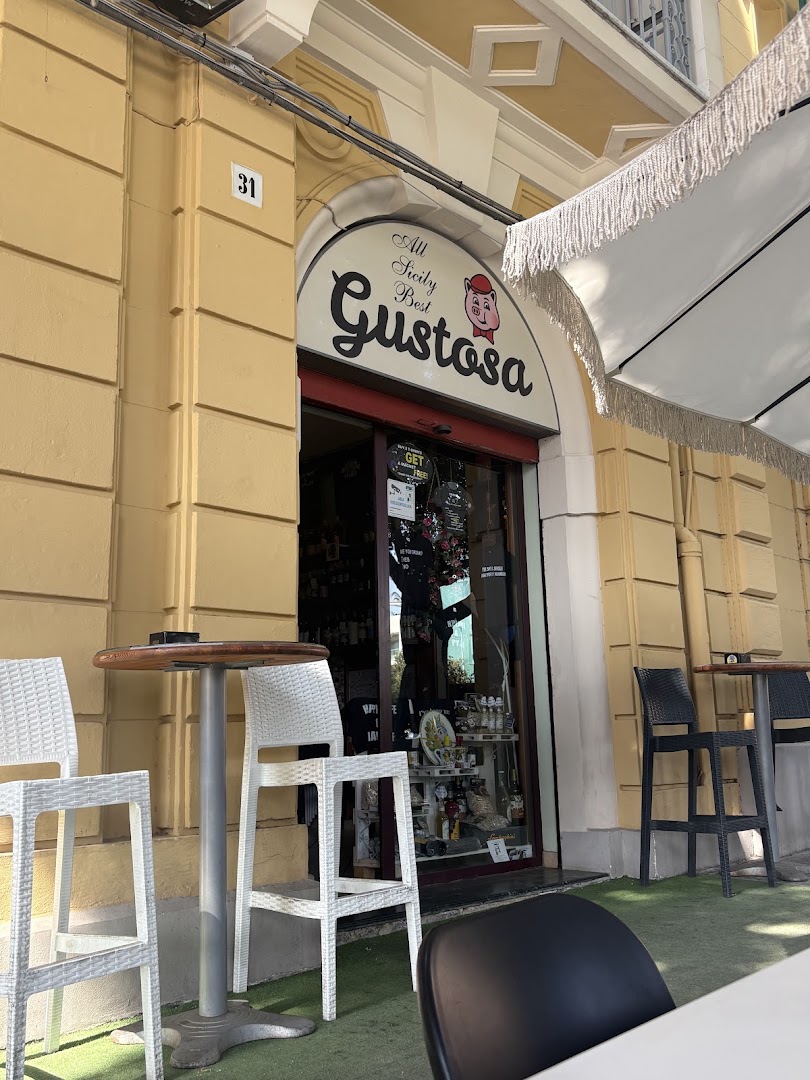 Gustosa Messina piazza Duomo