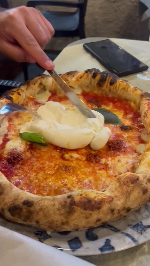 Habituè -Pizza Napoletana, Vieste