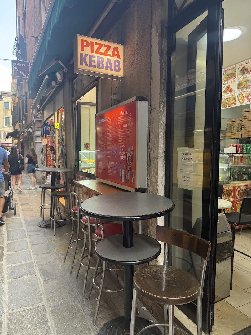 Halal Great Pizza Kebab
