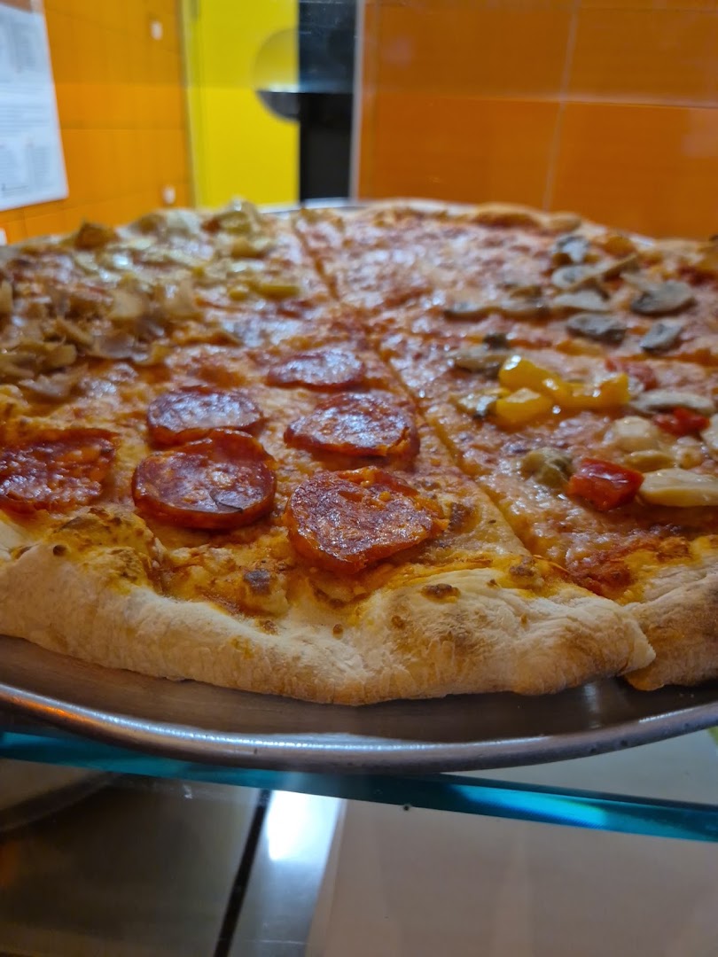 Halal Kebab Pizza