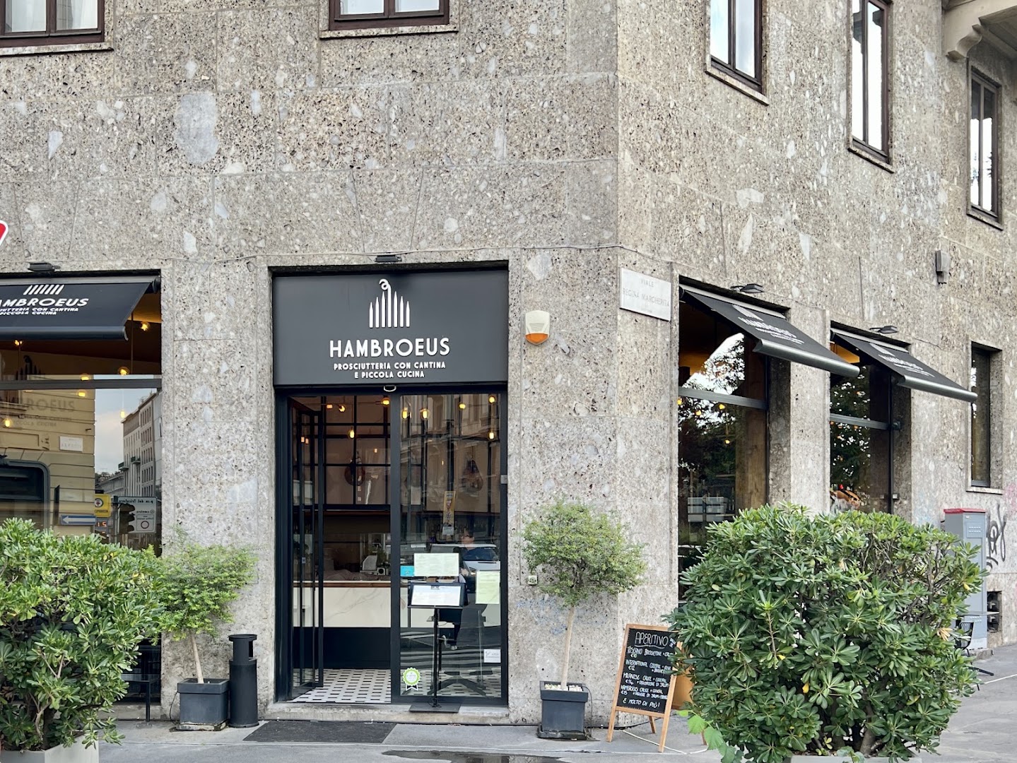 Hambroeus, Milano