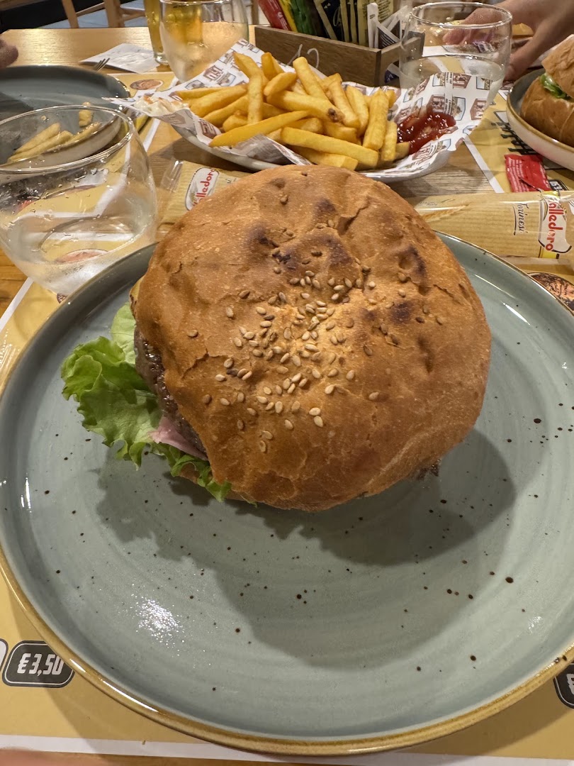 L'hamburger del contadino Adro