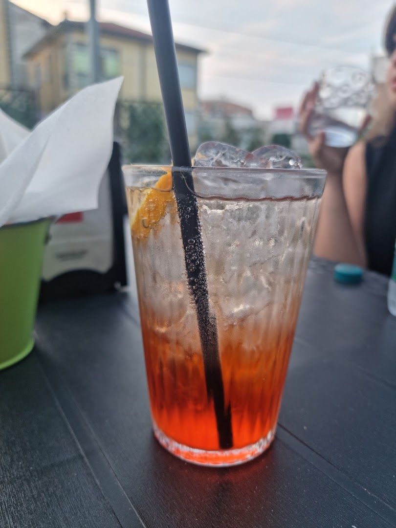 Happiness Bistro'