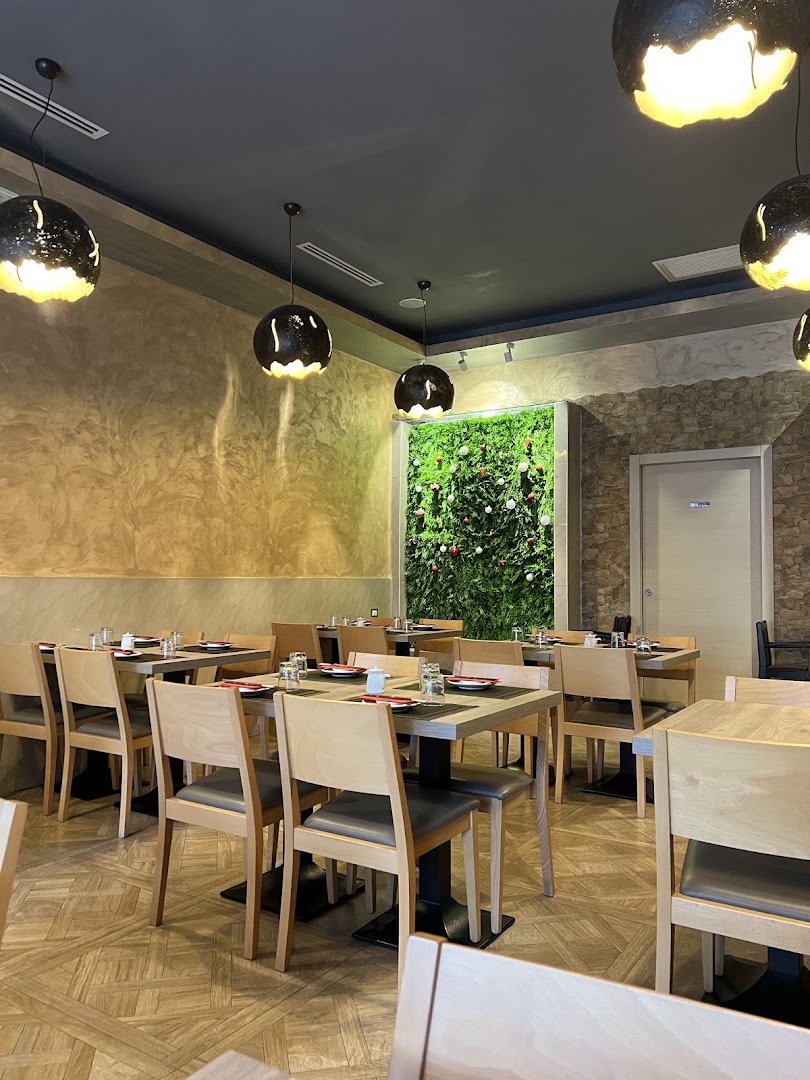 Hayama, Milano