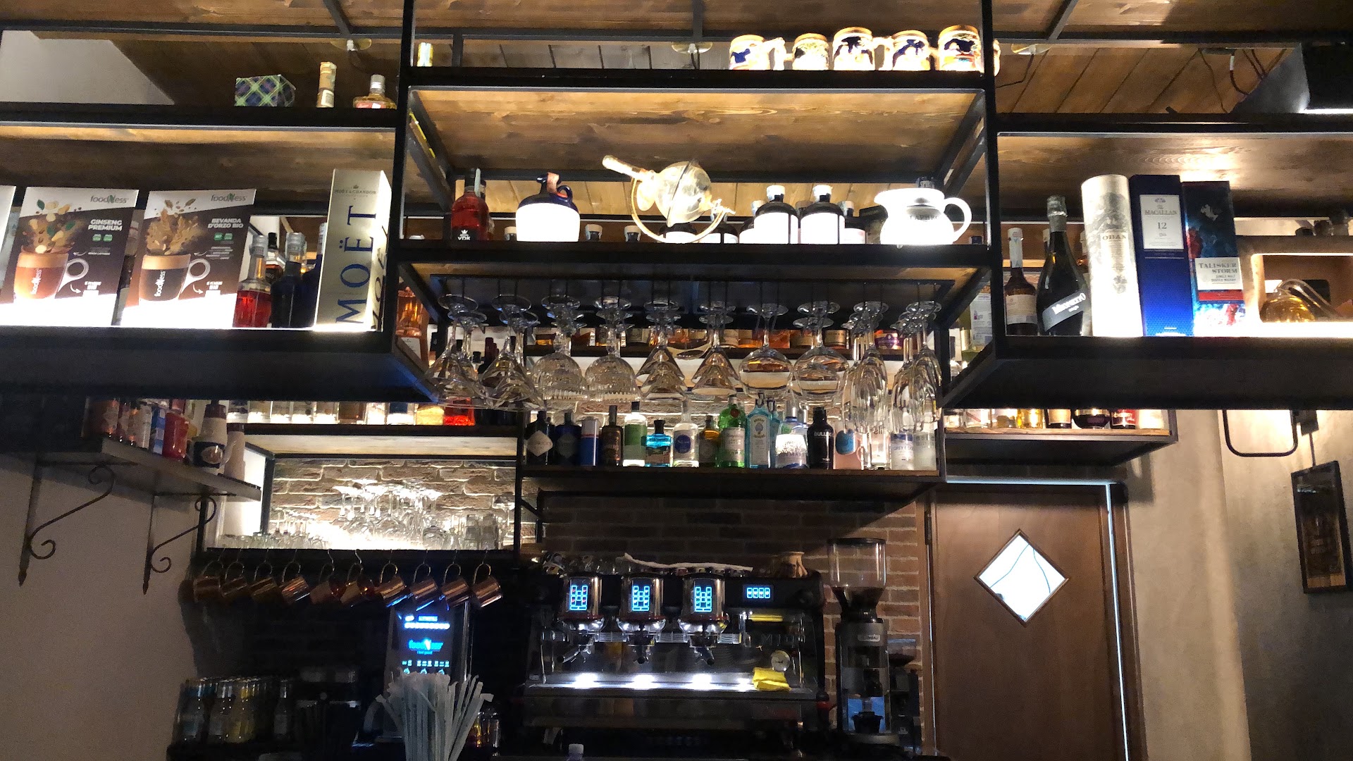 Hemingway Shisha Cocktail Bar
